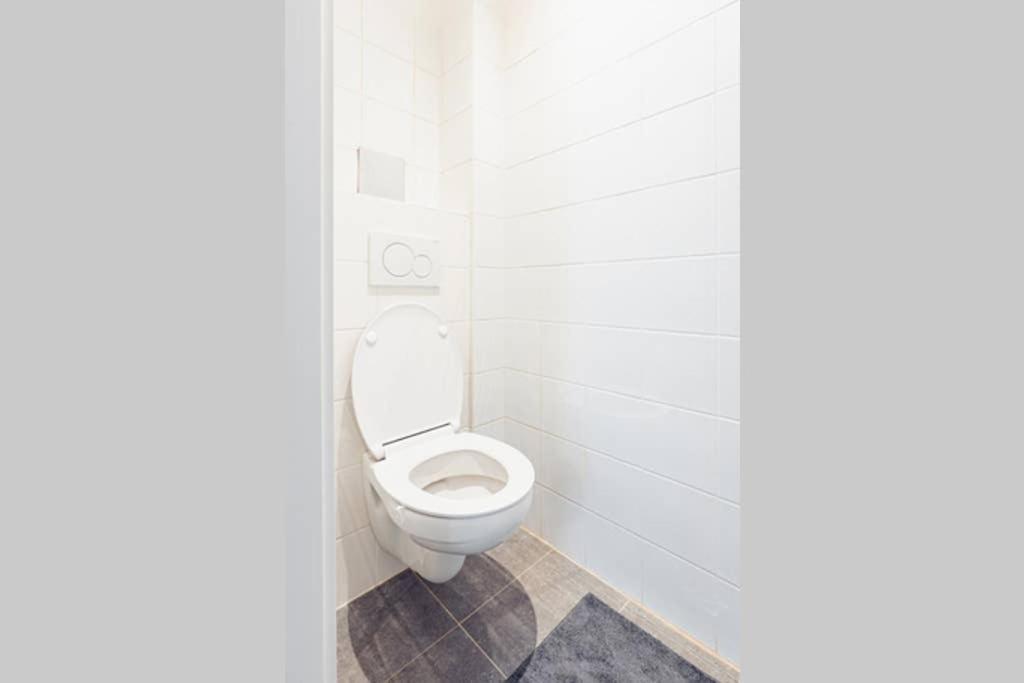 Newly-Renovated, Central City Apartment In The Heart Of Wiedeń Zewnętrze zdjęcie