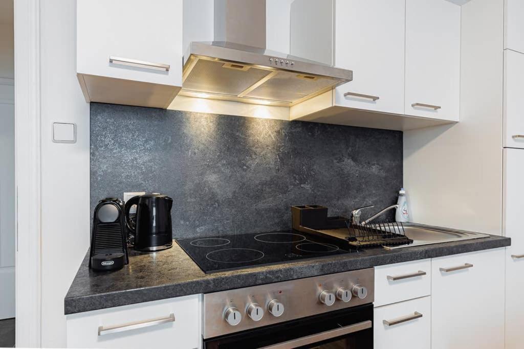 Newly-Renovated, Central City Apartment In The Heart Of Wiedeń Zewnętrze zdjęcie